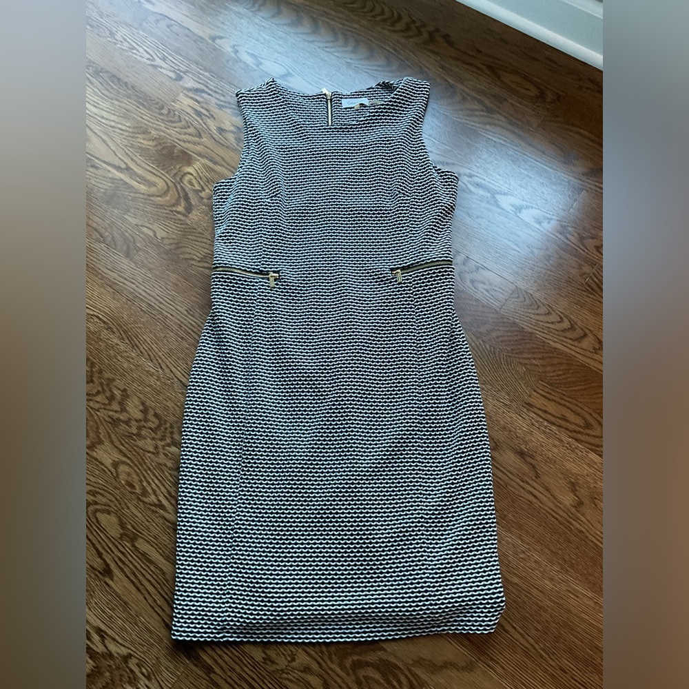 Calvin Klein Gray Silver Knee-Length Sleeveless Sheath Dress